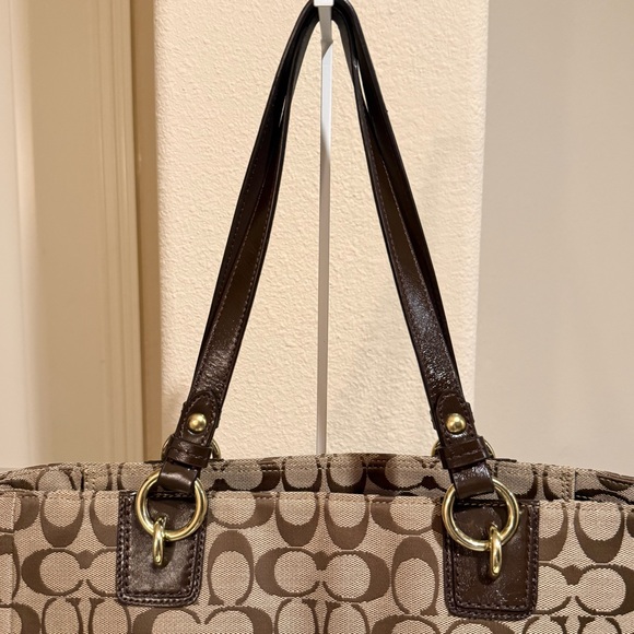 Coach Gallery signature Khaki Tote. F19388 - Picture 3 of 16